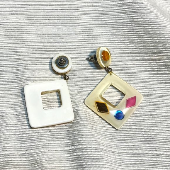 Vintage Lucite Colorful Earrings - Picture 7 of 7